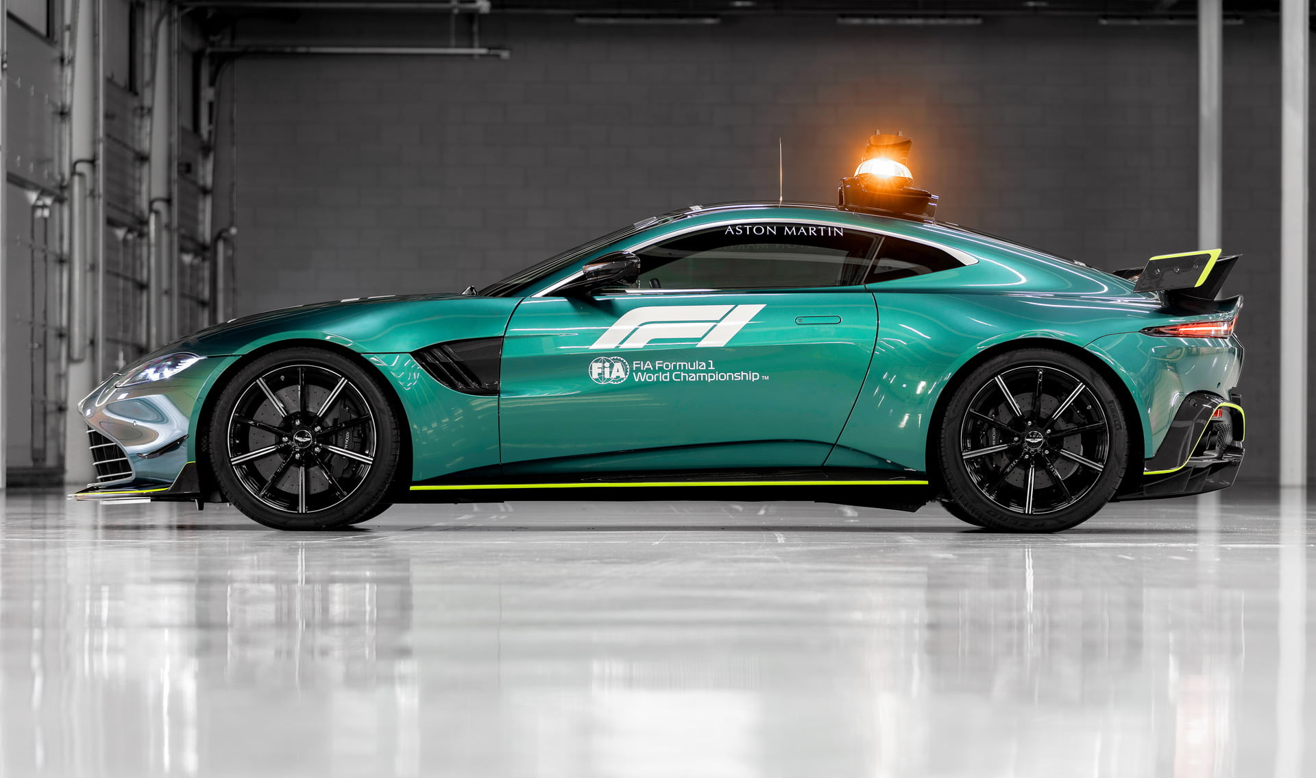 Aston Martin Vantage mejorado para F1
