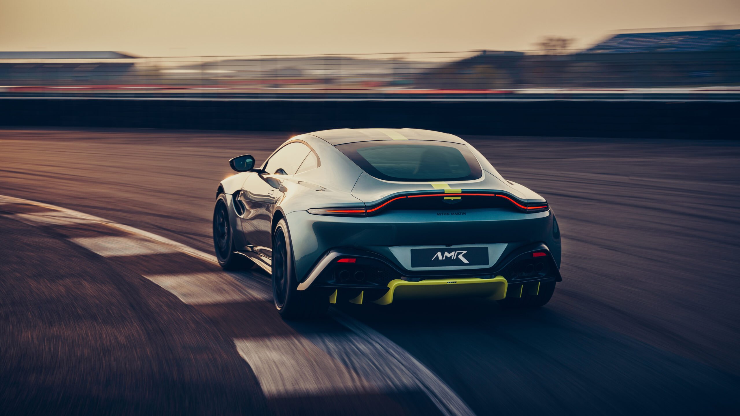 Futuros autos de gasolina de Aston Martin serán solo para la pista de carreras