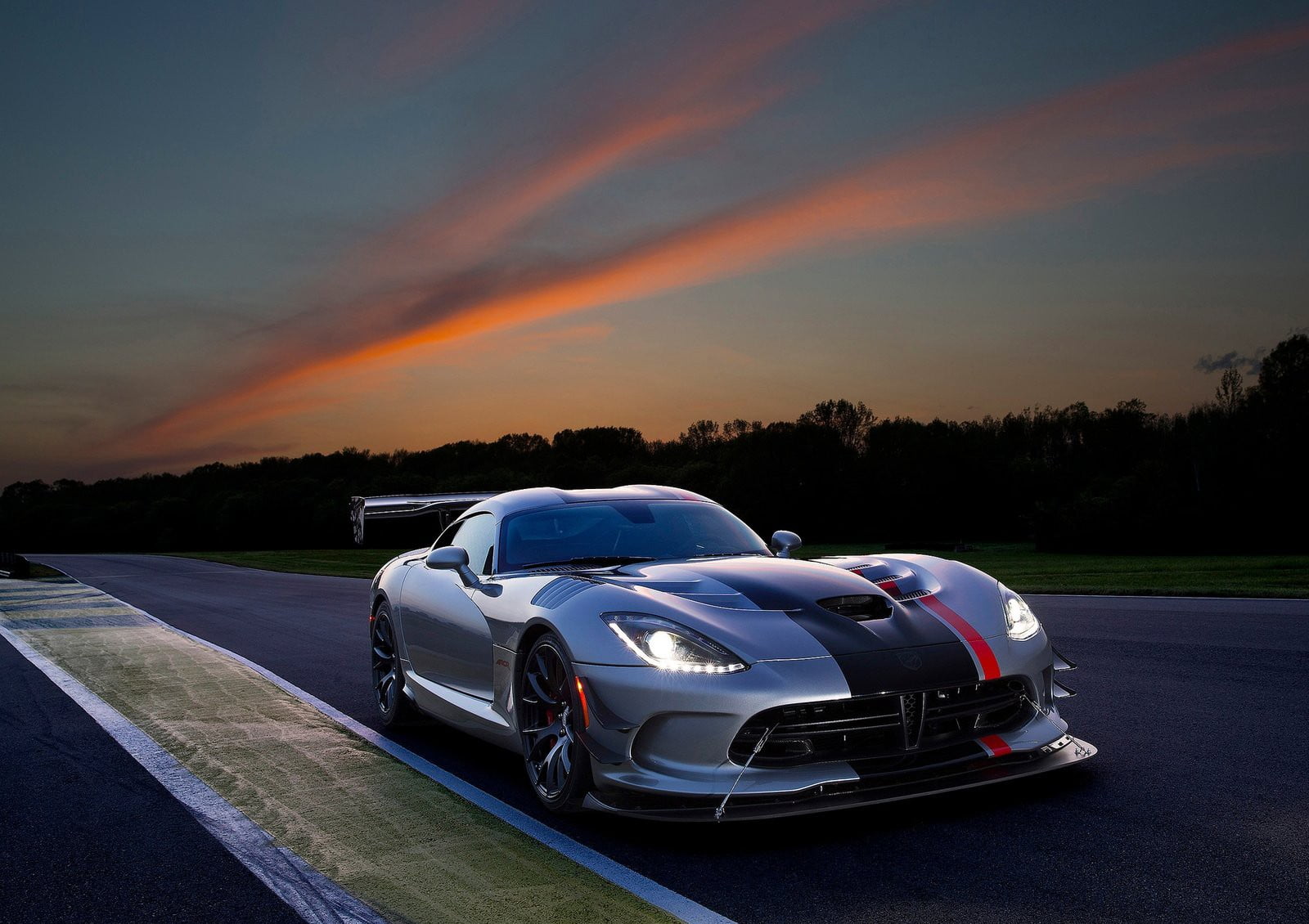 Dodge logró vender 2 Vipers nuevos en el primer trimestre de 2021