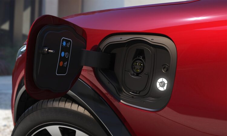 Ford patenta la cargar autos eléctricos remolcándolos