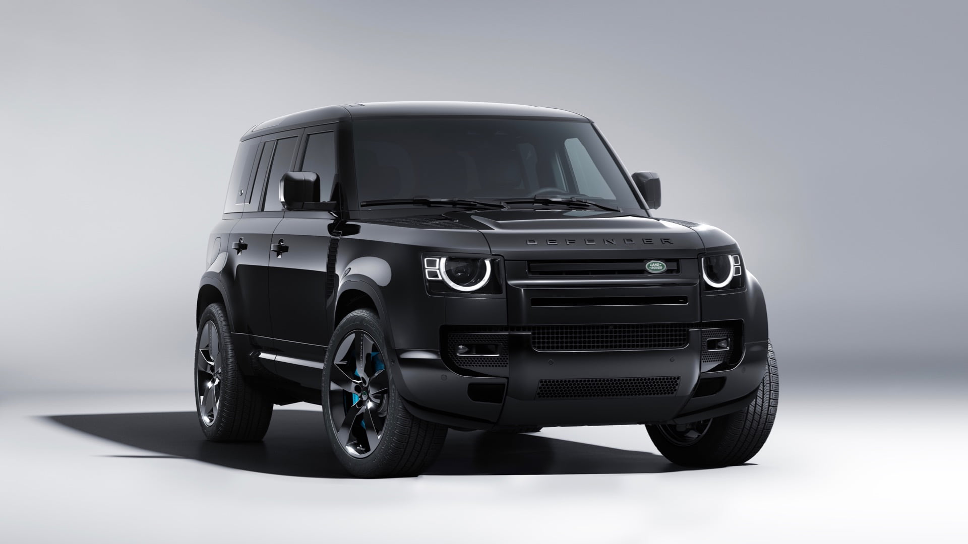 Land Rover Defender V-8 Bond Edition