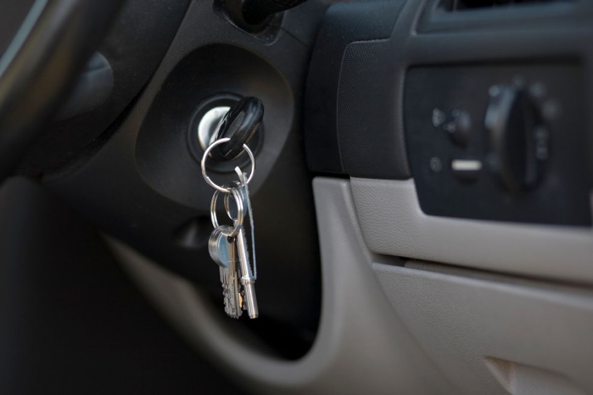 ¿Es malo apagar y encender mucho el auto?