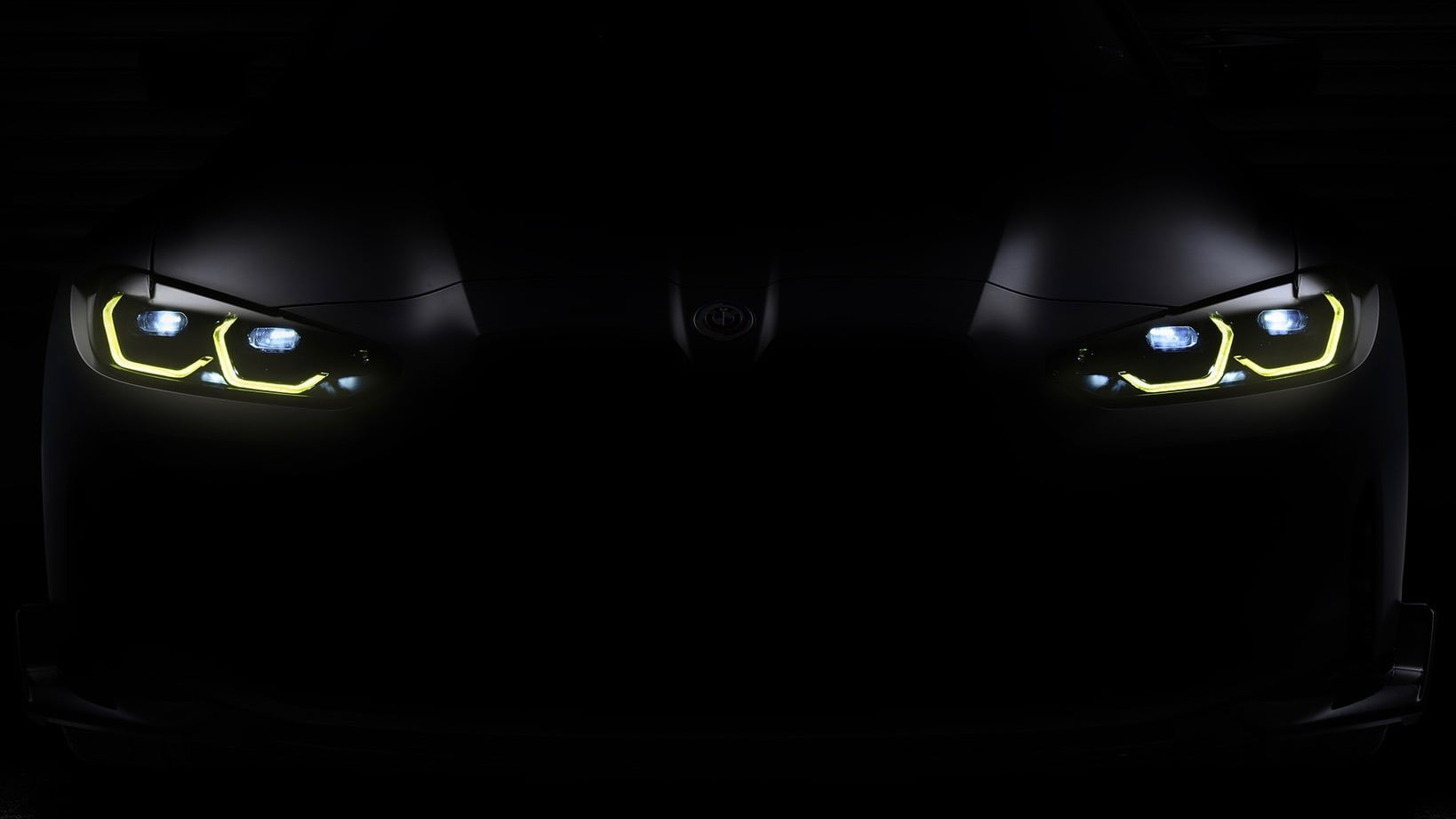 BMW M4 CSL 2023 debutará a finales de mayo