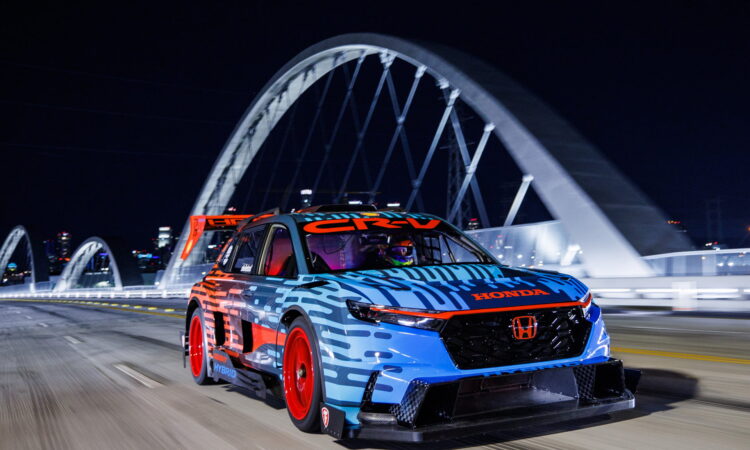 Honda CR-V Hybrid Racer Concept