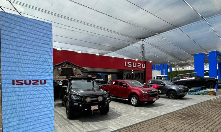 Isuzu innova en la Expomóvil 2023