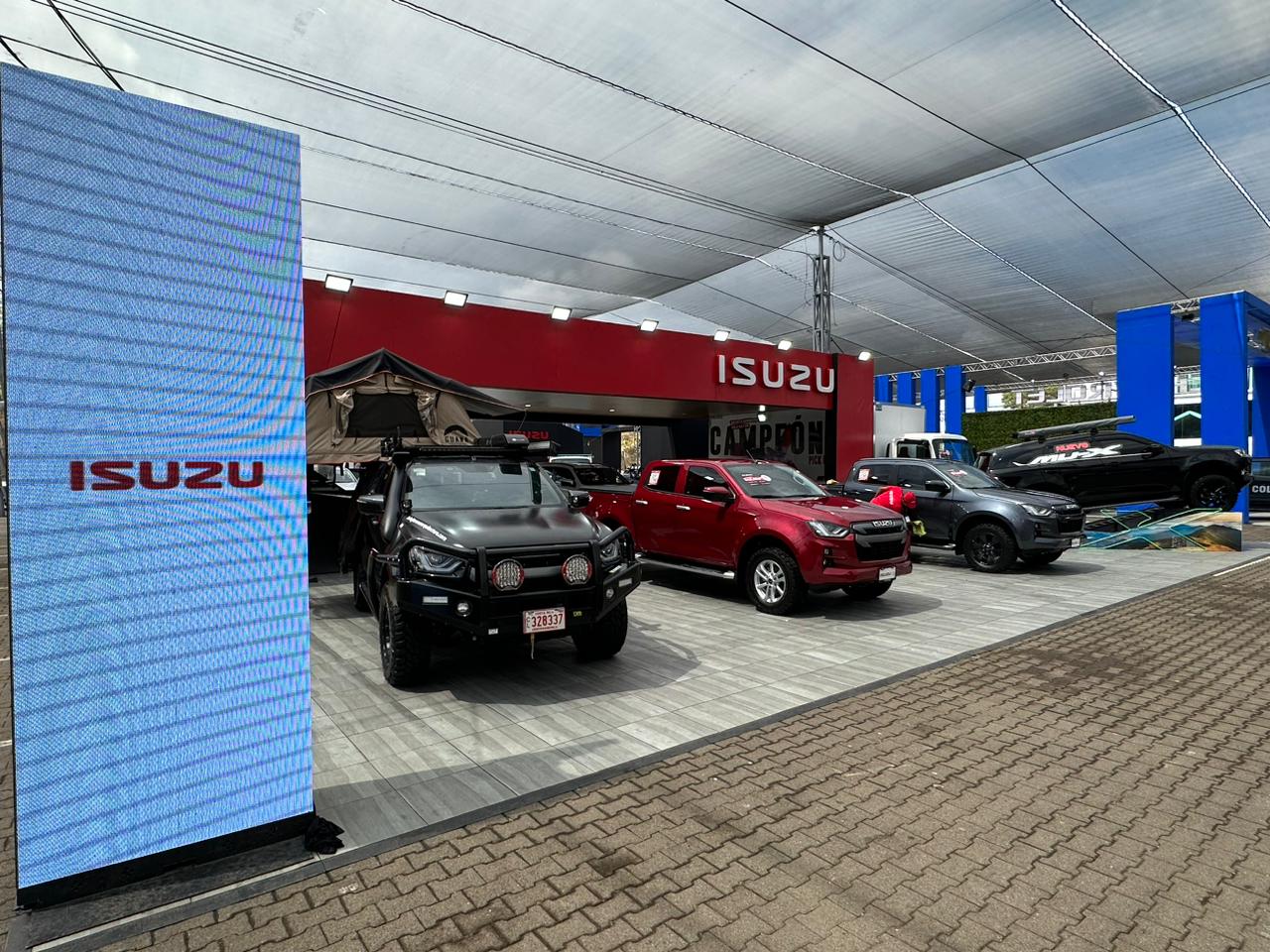 Isuzu innova en la Expomóvil 2023