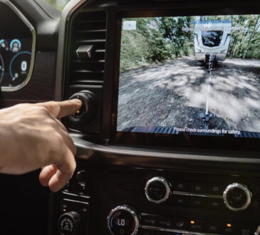 Ford utiliza IA para simplificar la conexión de remolques