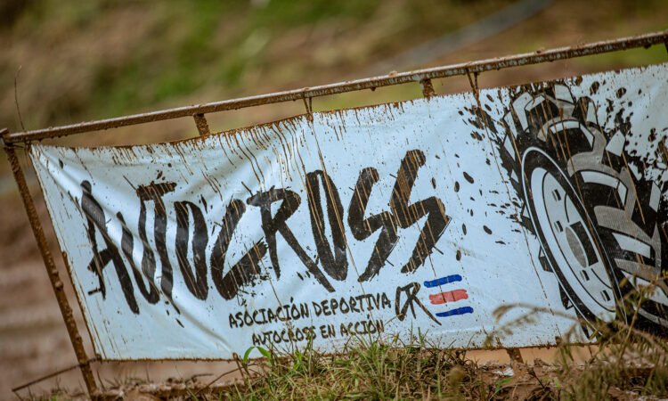 Autocross arranca en grande en Jacó