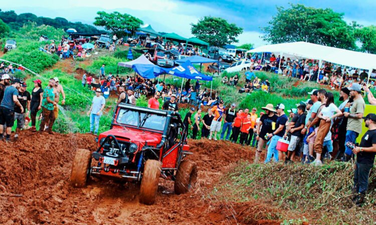 Boro Mud Fest deleitó a los amantes del barro
