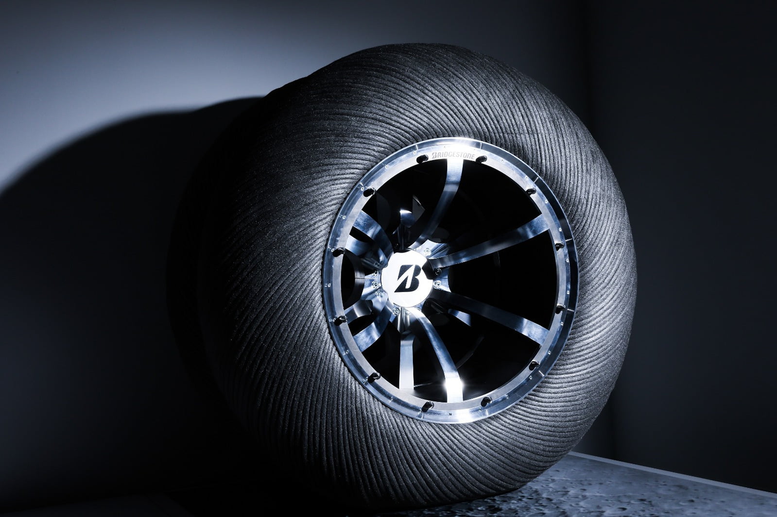 Bridgestone se suma al proyecto de vehículos para terreno lunar de Teledyne