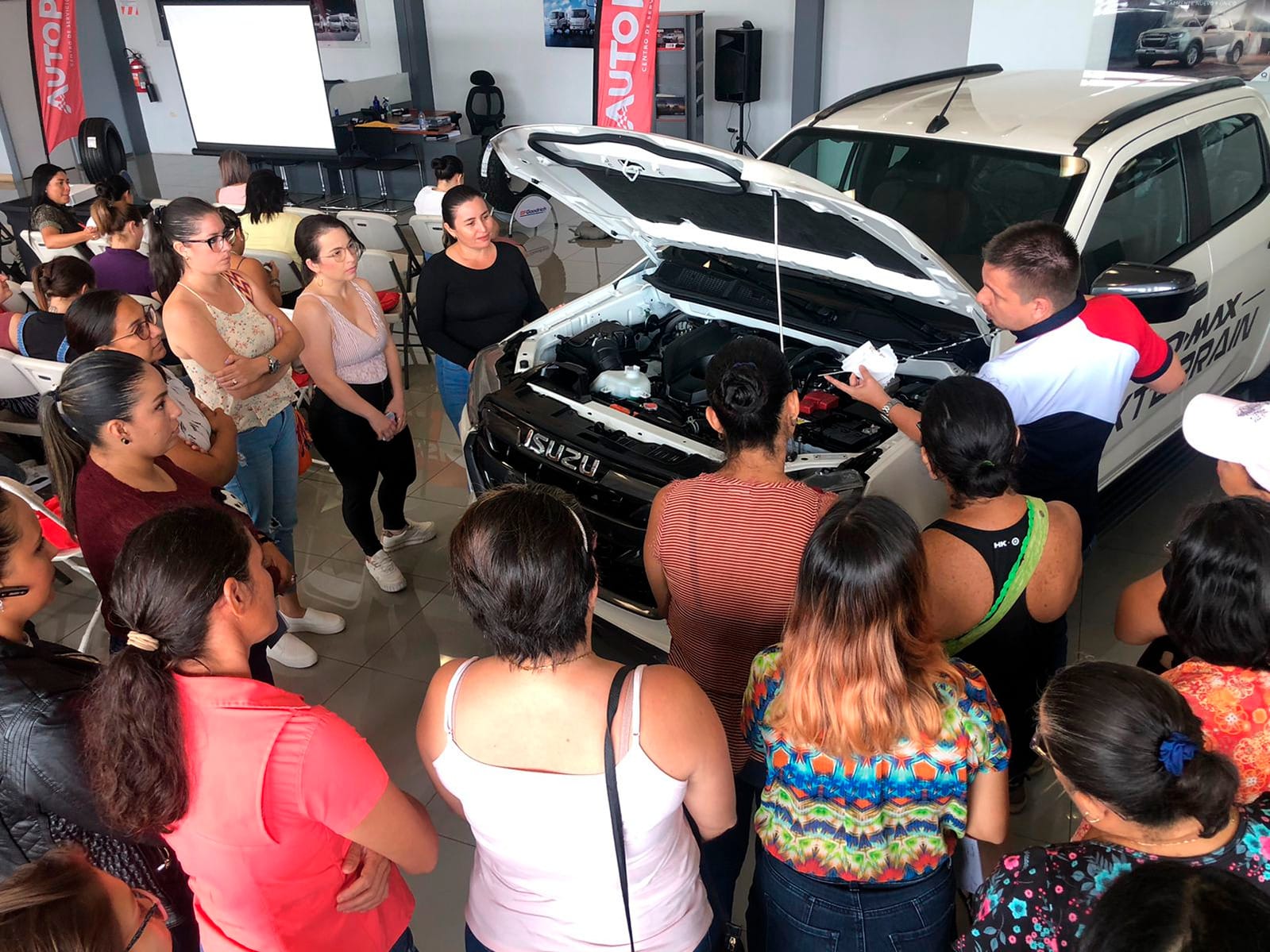 Autopits Celebra a Mamás Conductoras y Empoderadas