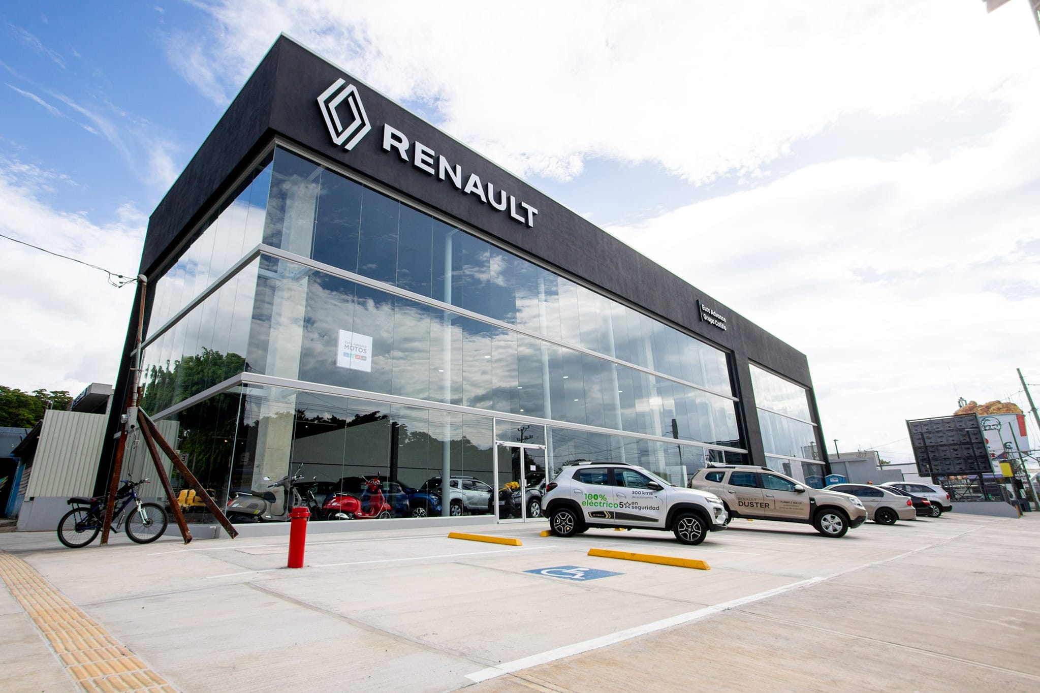 Euro Advance Inaugura Nuevo Showroom en La Uruca