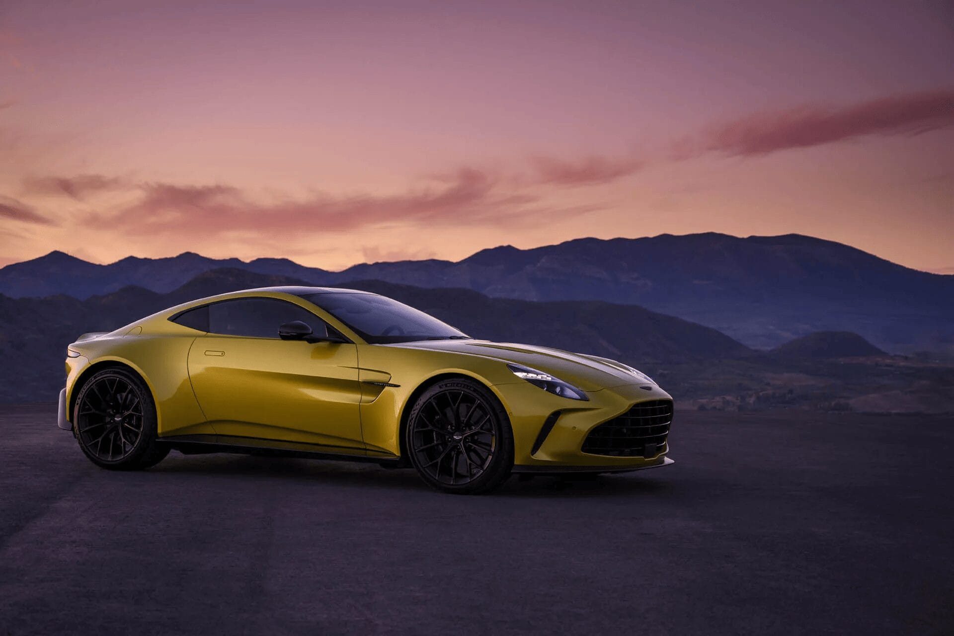 Aston Martin Vantage 2025