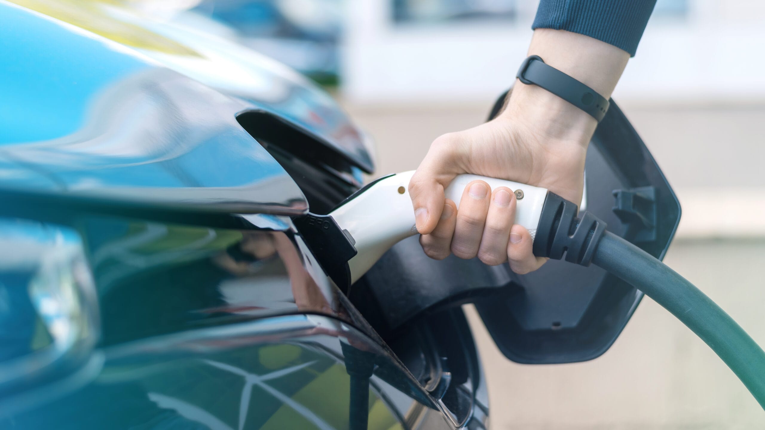Seis consejos para optimizar el rendimiento de la batería de un carro eléctrico