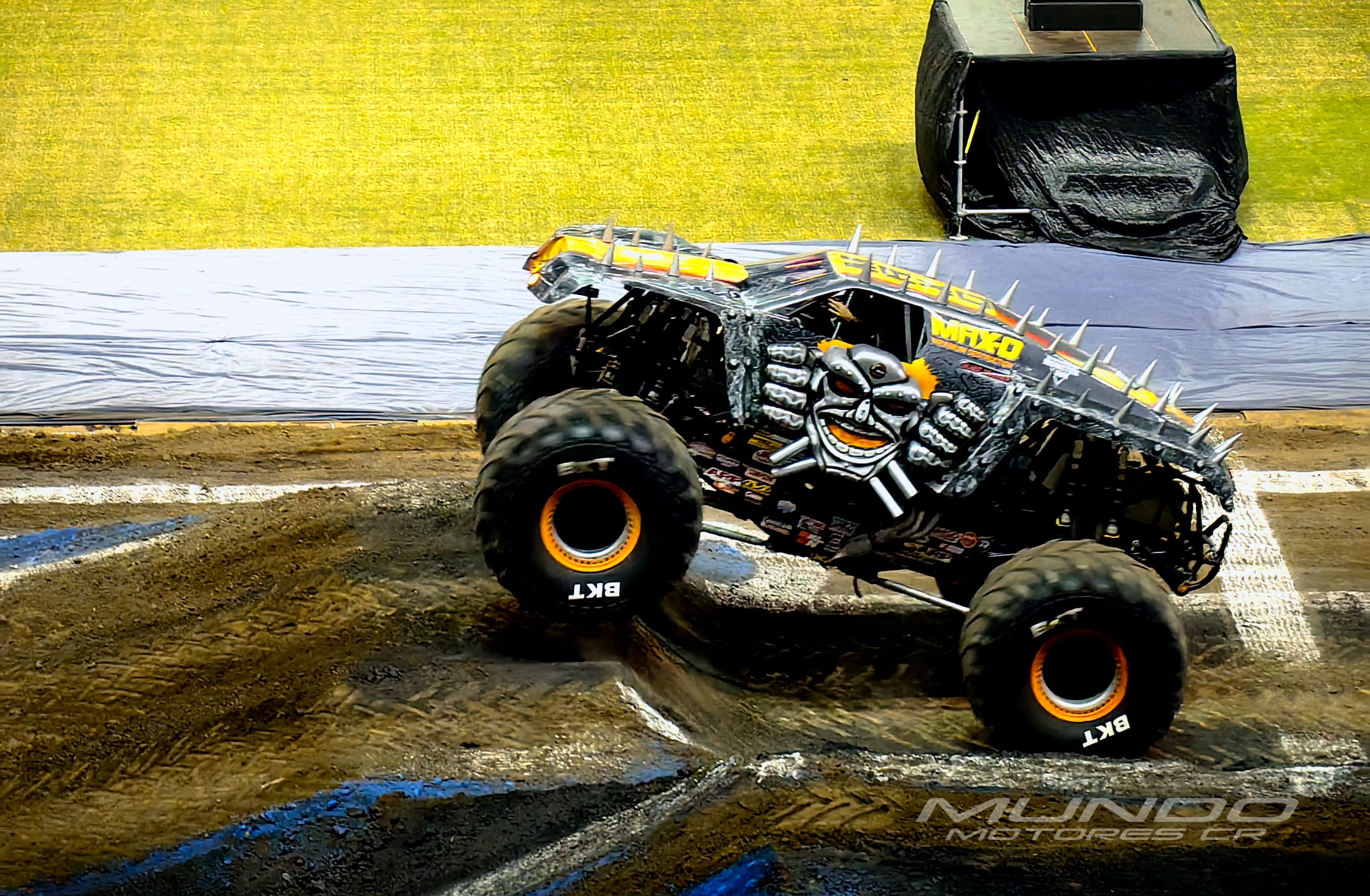 Monster Jam Arrasa con Triple Dosis de Emoción