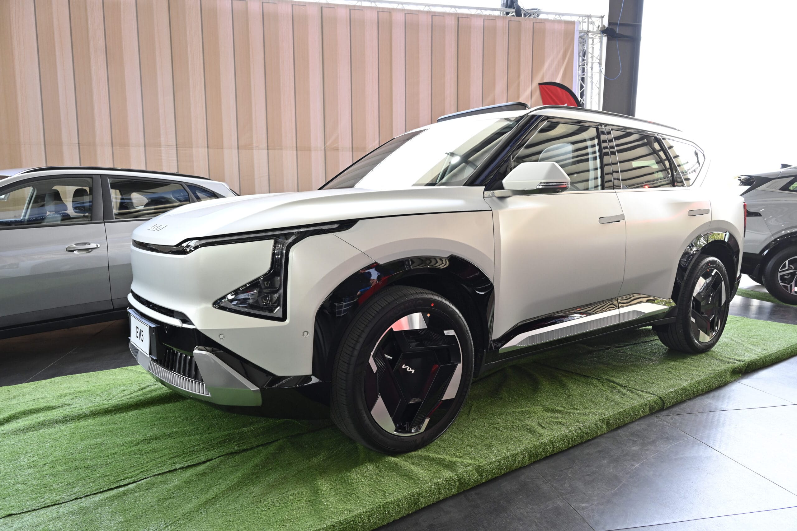 KIA EV5