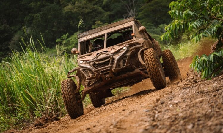 Rally Jacó Walk se lo dejan Quesada y Morua