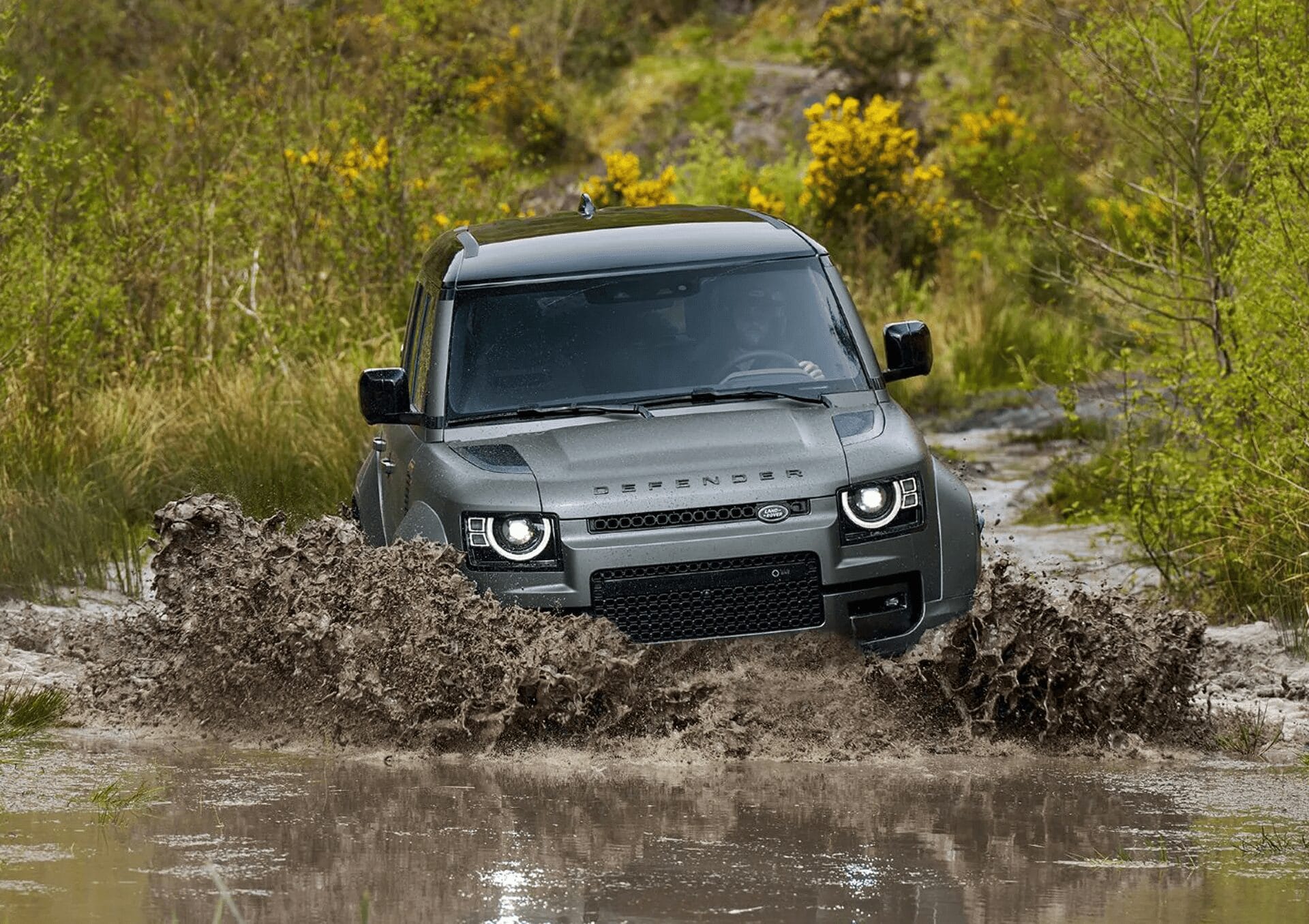 Land Rover Defender Octa 2025