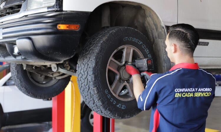 Revisión vehicular gratuita para proteger a su familia en estas vacaciones