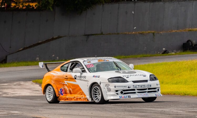 automovilismo con la copa motorola