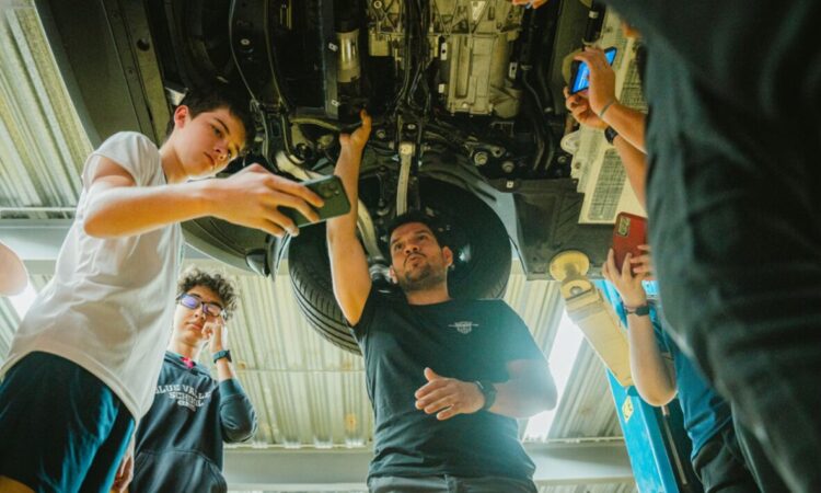 Colegio Seminario y Porsche Costa Rica