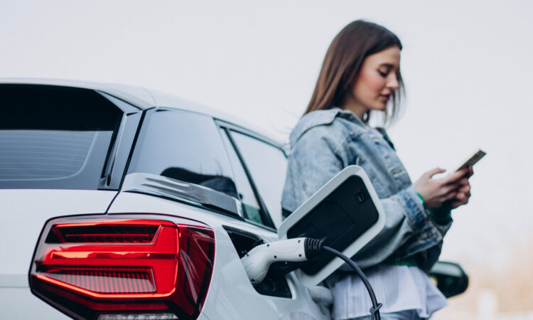 reducción de costos con movilidad eléctrica