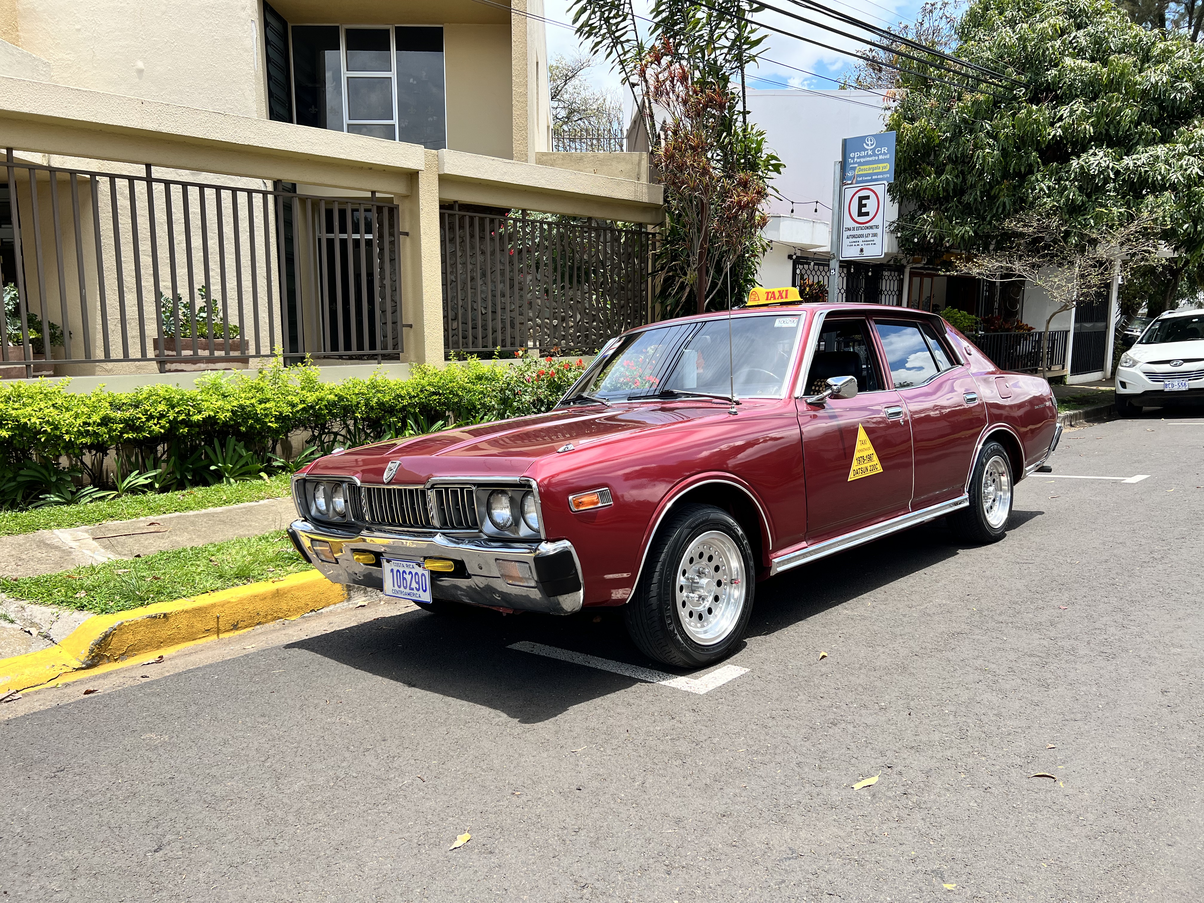 el datsun 220