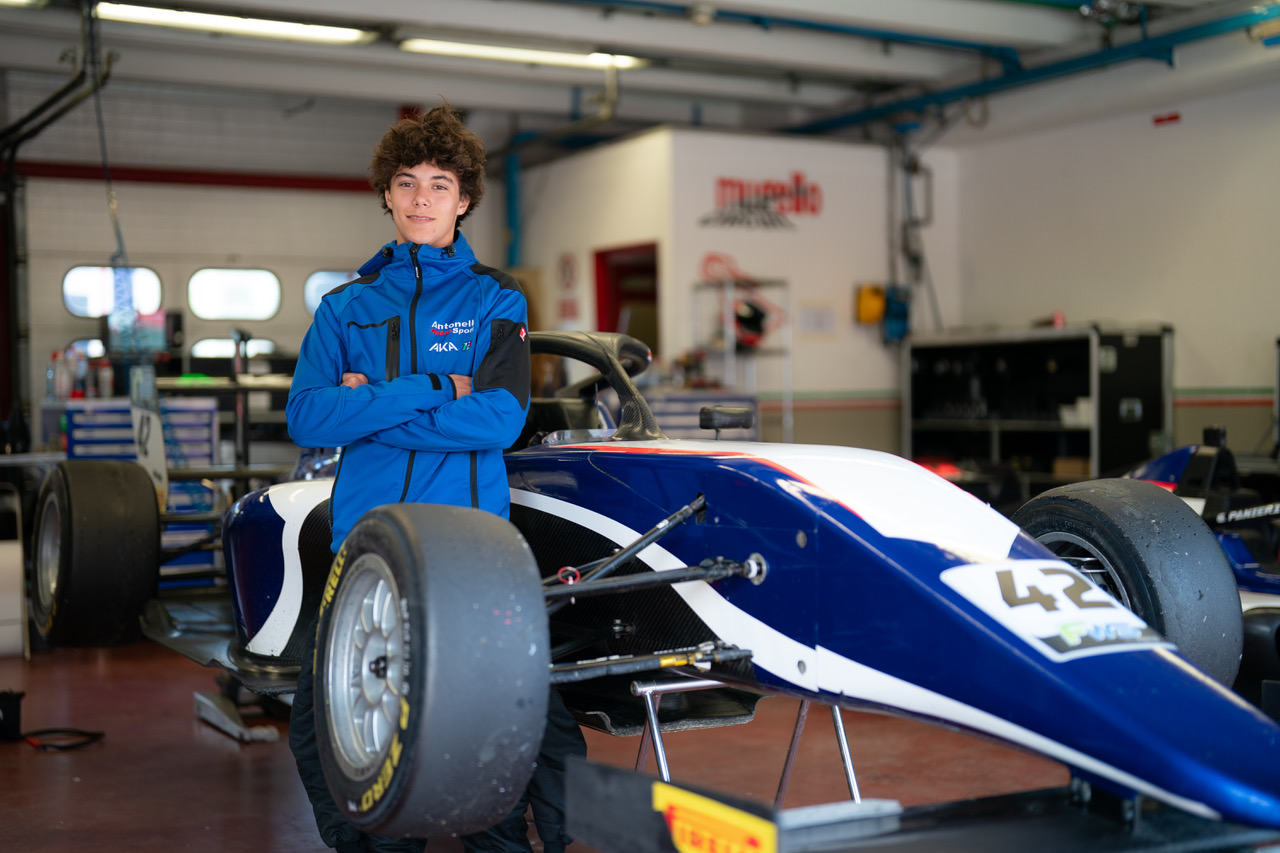evan michelini debuta este fin de semana en la fórmula 4 europea