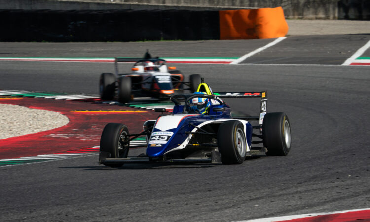 evan michelini cierra con temple su segunda participación en la evan michelini cierra con temple su segunda participación en la f4 europea