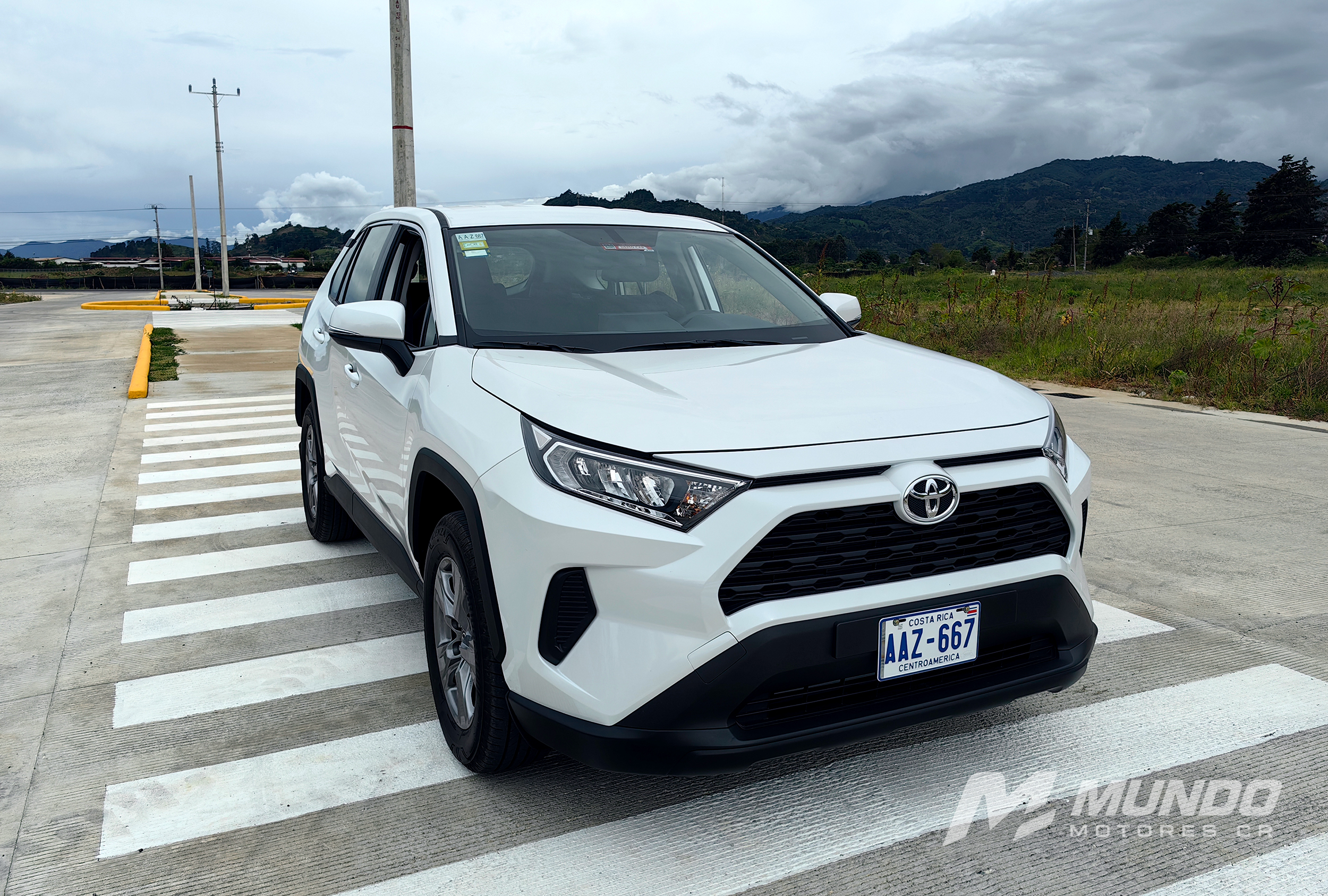 Ficha Técnica Toyota RAV4 2025