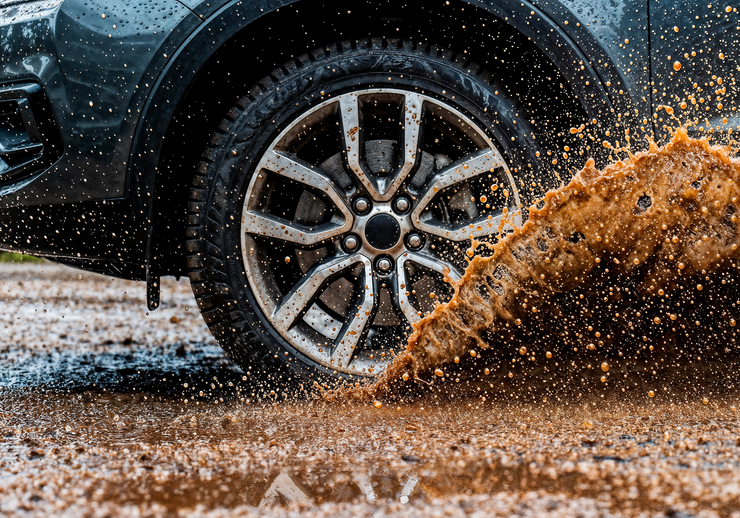 Cómo el estado de las llantas afecta la conducción en lluvia