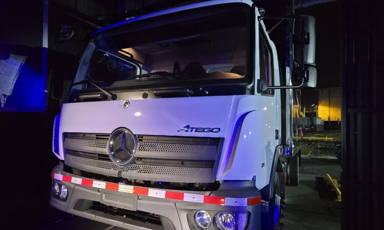 Mercedes-Benz presentó la nueva generación de camiones Atego